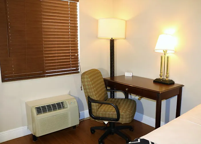 Monte Carlo Inn- Near Disney
