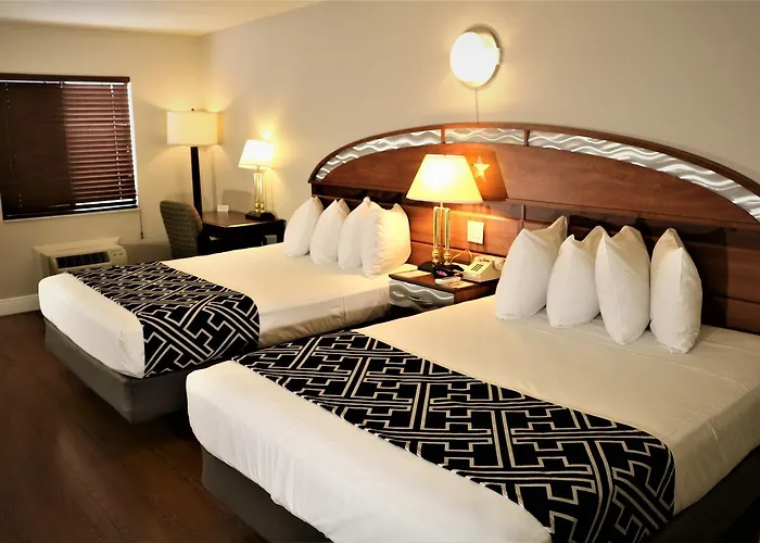 Monte Carlo Inn- Near Disney
